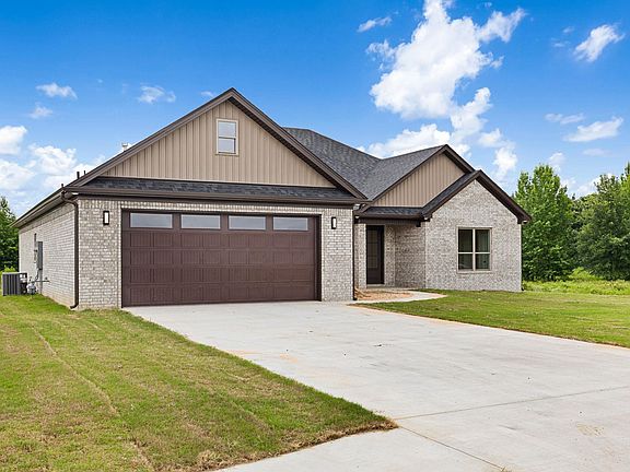 3rd image of 2312 Lakewood Cir