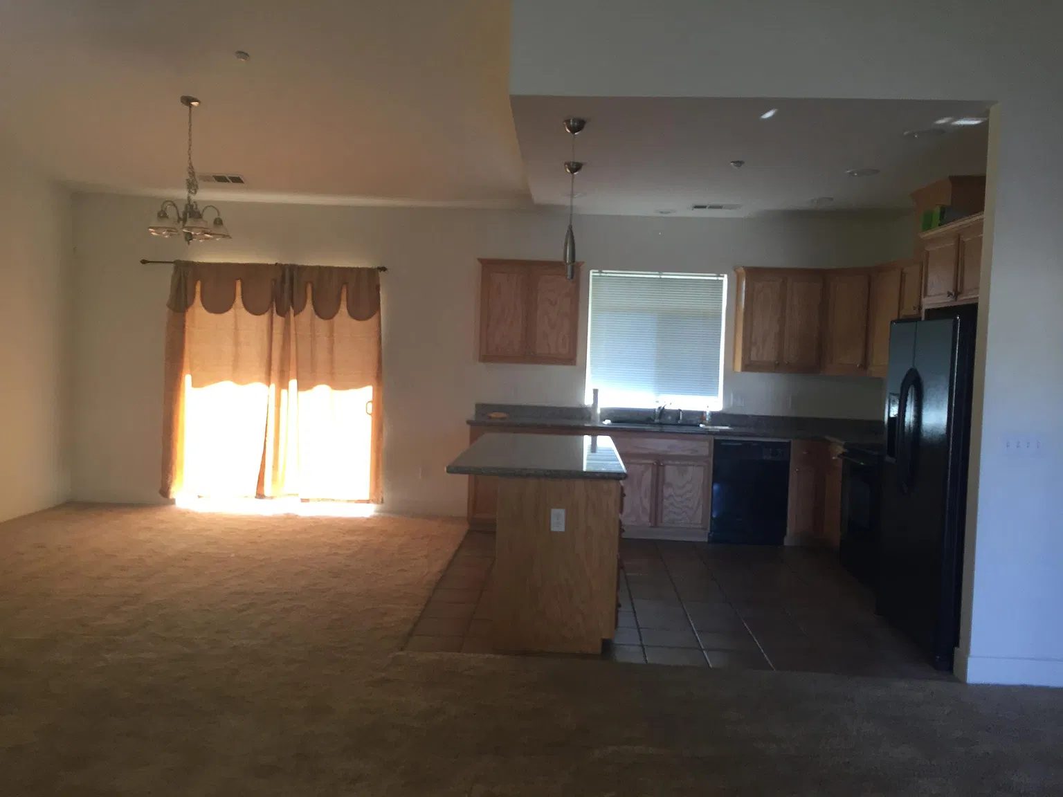 3 bed, 2.5 bath, 1860 sqft, $2,200 — Photo 3