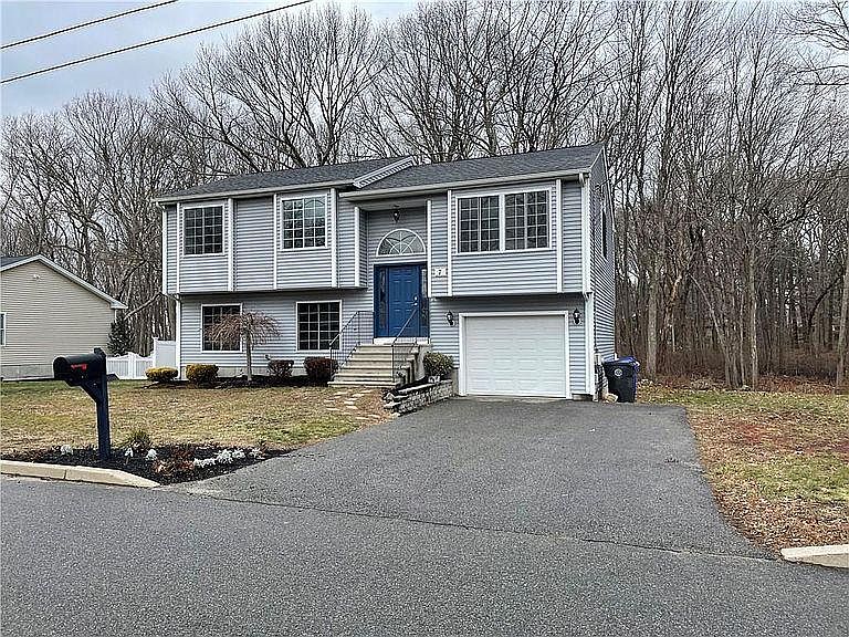 1st image of 73 Whisper Ct