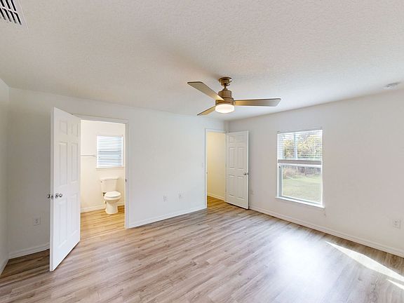 3rd image of 3 Riverdale Ln
