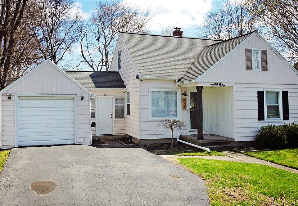 1st image of 222 Oakwood Rd