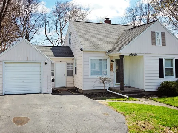 222 Oakwood Rd, Rochester, NY 14616