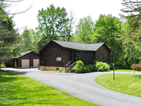 29 Fallen Tree Lane, Athens, NY 12015