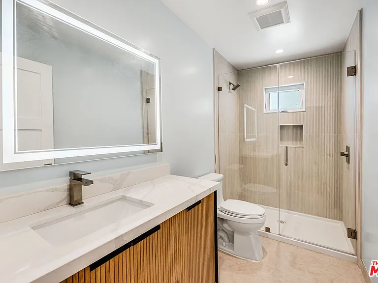 7933 Zelzah Ave — Photo 15