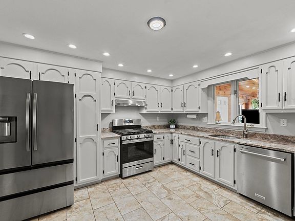 4th image of 56 Sycamore Rd