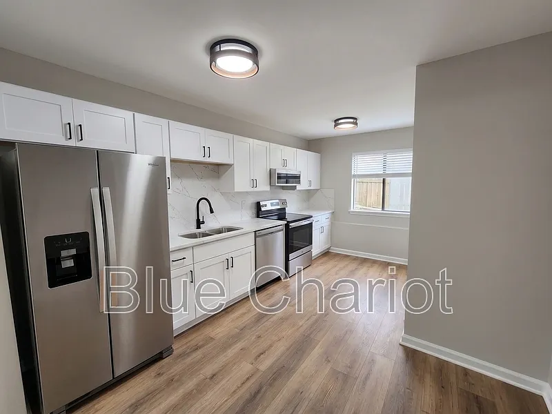 708 Ellington St #1