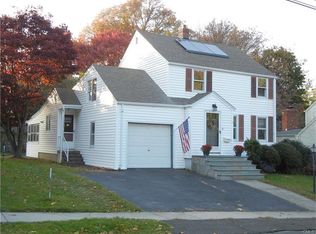 83 Lobdell Dr, Stratford, CT 06614