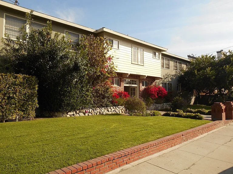 Magnolia Apartments — Photo 9