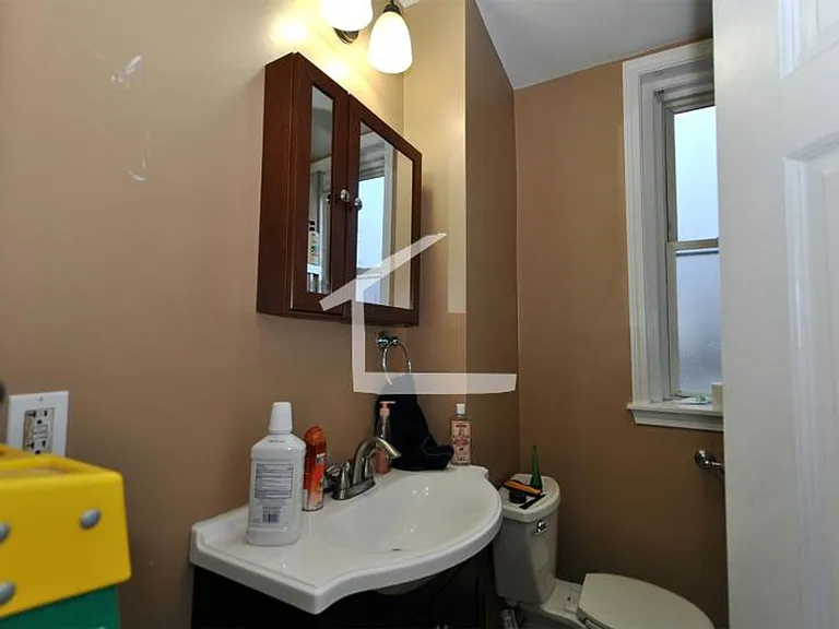 10 Glenville Ave #4A — Photo 8