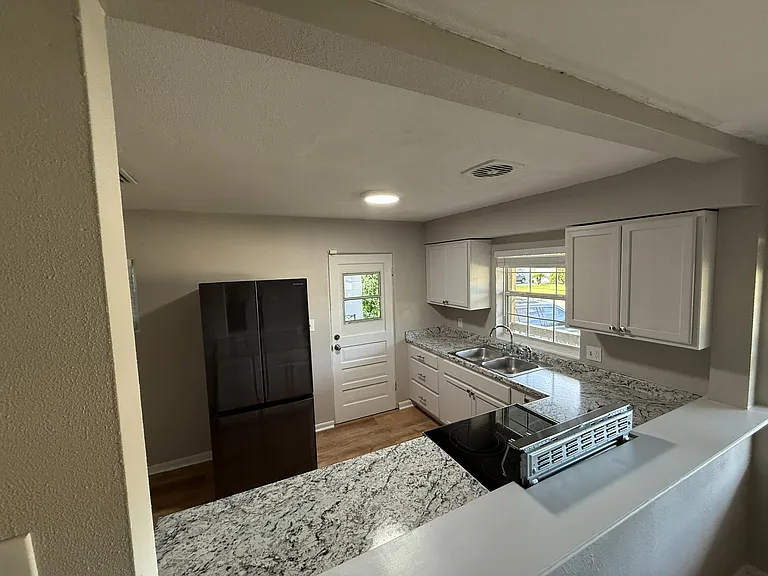 5702 Meridian Way — Photo 4
