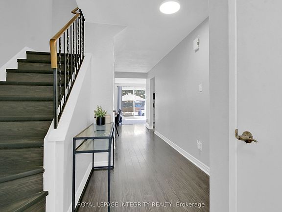4th image of 135 Castlefrank Rd #22