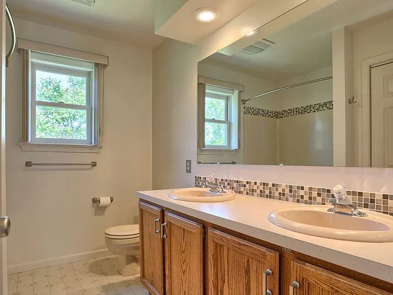 50 Ironstone Dr — Photo 17