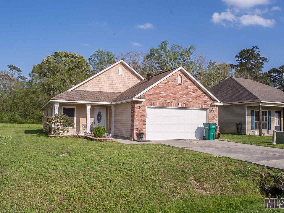 1st image of 30228 Daffodil Dr