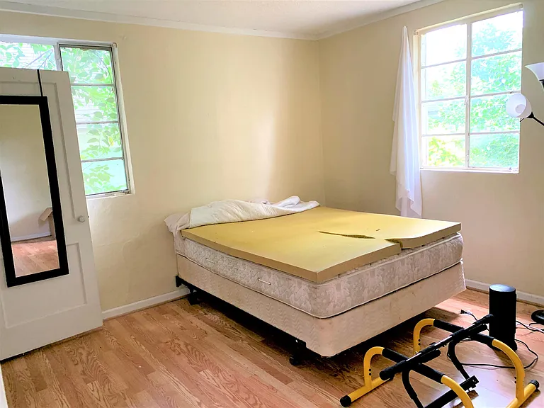 1036 State St NW #B — Photo 5