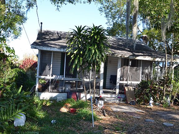 2nd image of 1116 SW Palm Dr