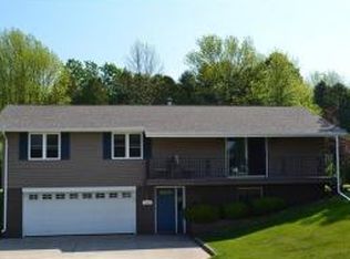 7927 Prairie Ln, Two Rivers, WI 54241