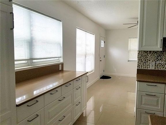 4th image of 7008 Baywood Dr