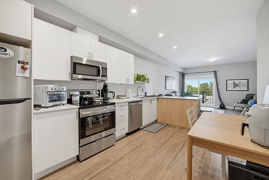 2380 Cleroux Cres Unit 306 — Photo 3