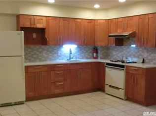 4035 189th St, Flushing, NY 11358