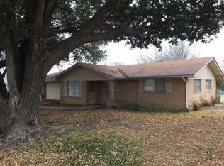 420 N Mount St, Fairfield, TX 75840