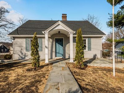 907 Warren Avenue, Thornwood, NY, 10594