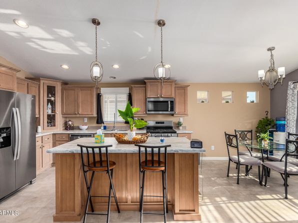 649 N 67th Dr #25, Phoenix, AZ 85043