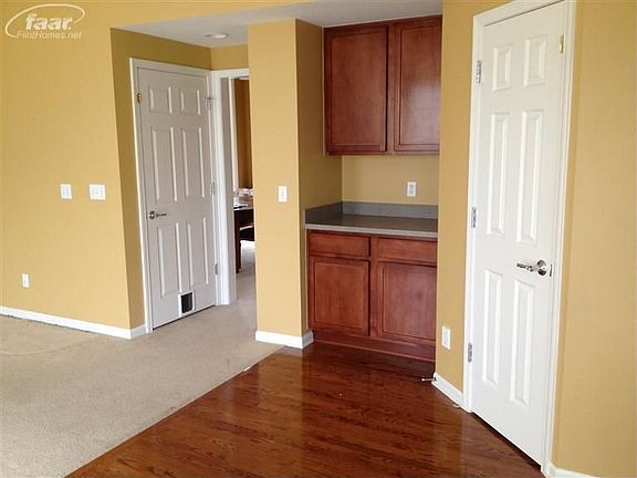 5th image of 6265 Garnet Ln