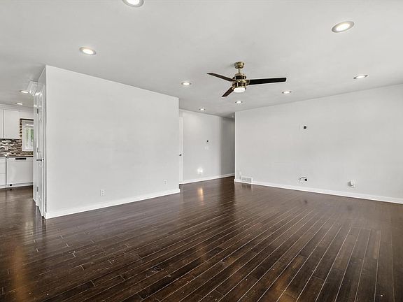 5th image of 1411 Spring Valley DRIVE