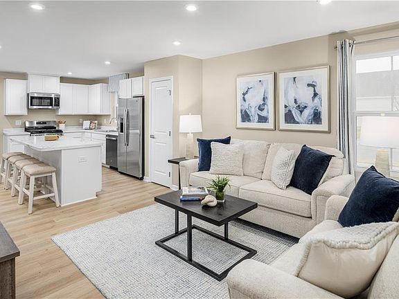 3rd image of 239 Winborne Ln