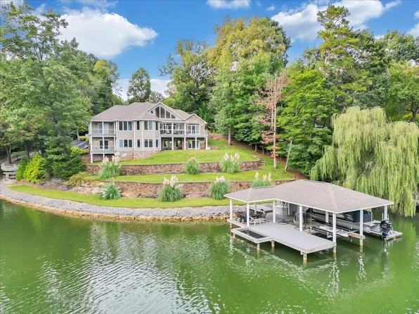 1121 Waynes Way, Goodview, VA 24095