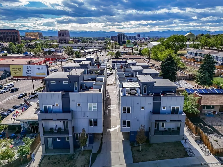 435 S Forest St #6 — Photo 3
