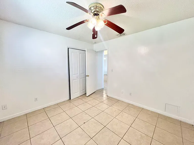 234 Lovell Ln — Photo 17
