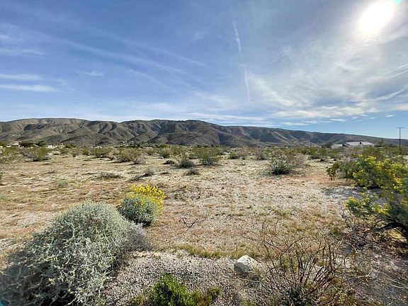 2nd image of 5 Wide Canyon Rd