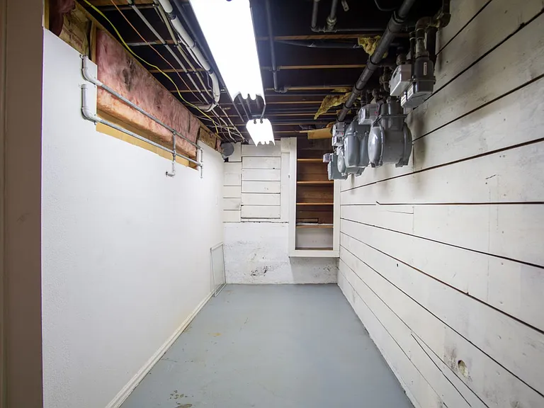Adorable 1 Bedroom Flat by Laurelhurst Park + SE Belmont! — Photo 14