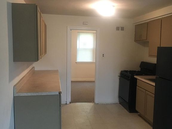 2nd image of 208 E Albanus St #000002
