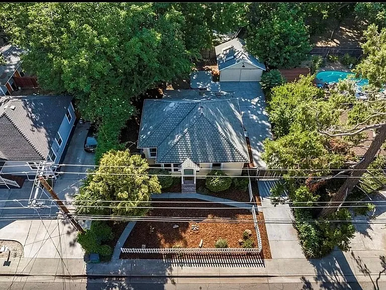 703 Oak Lawn Ave — Photo 5