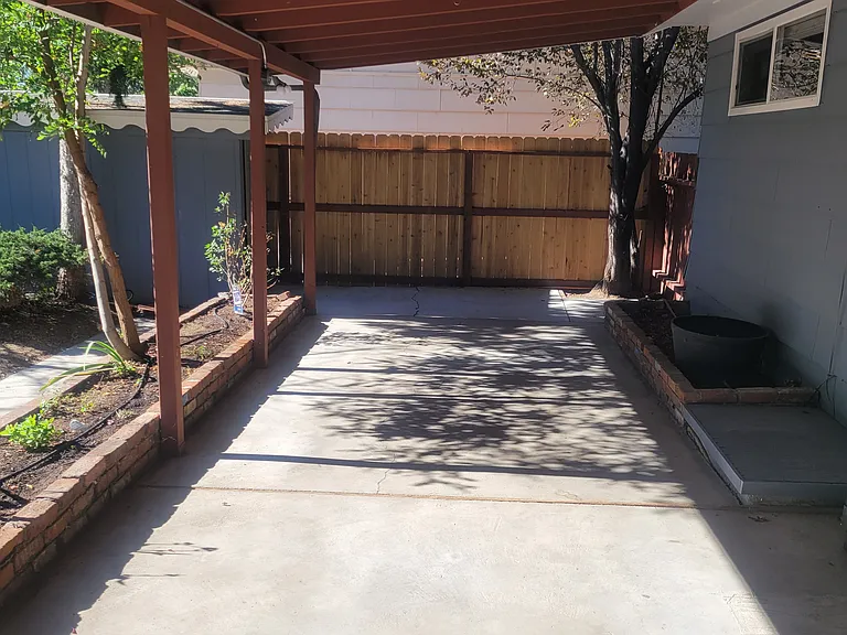 2450 Courtland Way — Photo 3