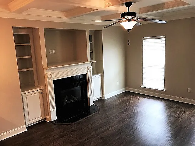 4 bed, 3.5 bath, 2081 sqft, $2,640 — Photo 3