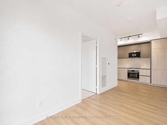3rd image of 108 Peter St #923