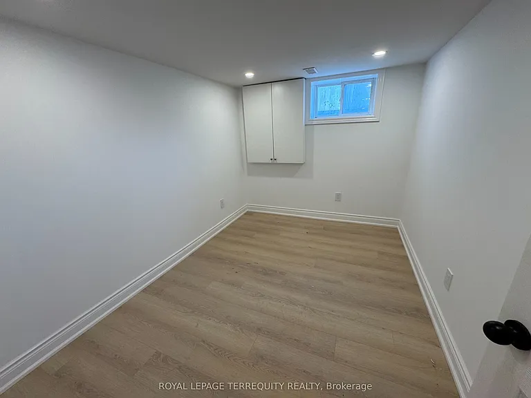 191 Finch Ave W — Photo 6