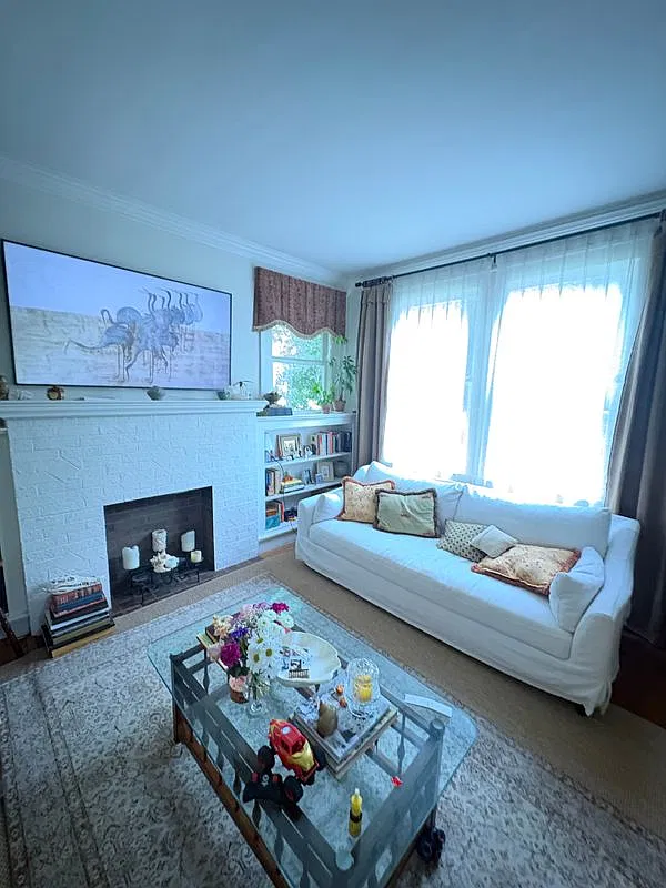 3 bed, 2.0 bath, 2132 sqft, $2,500 — Photo 2