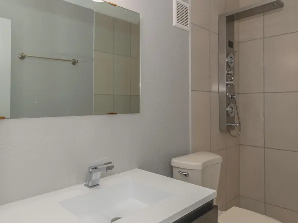 9827 86th St, Seminole, FL 33777