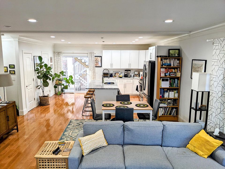 Open concept main floor