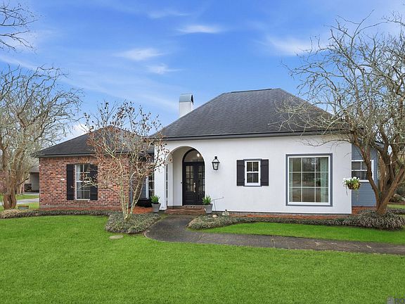 2nd image of 2933 Sarpy Ave