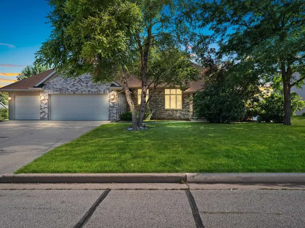 3571 Glen Abbey Dr, Green Bay, WI 54311