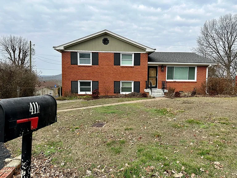 411 Starliner Ct — Photo 1