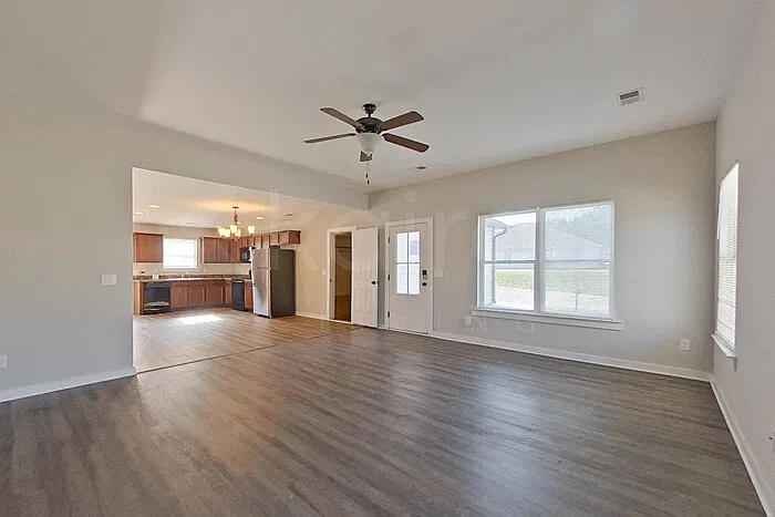 4 bed, 2.0 bath, 1660 sqft, $1,795 — Photo 4