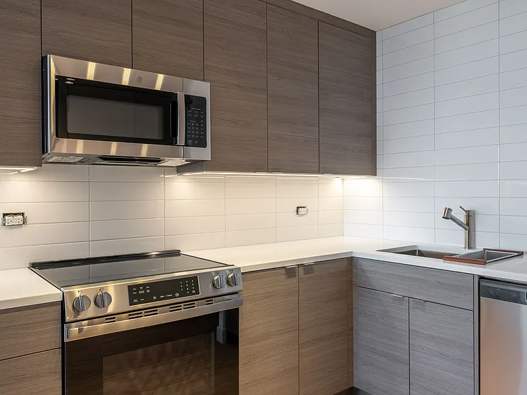 720 W Gordon Ter #17H — Photo 4