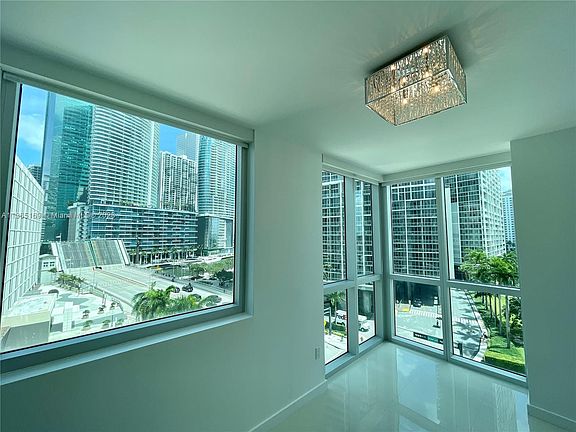 3rd image of 500 Brickell Ave APT 801
