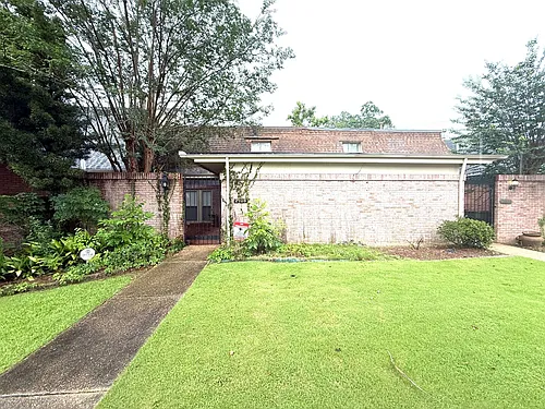 2028 Hazel Hedge Ln Photo 1